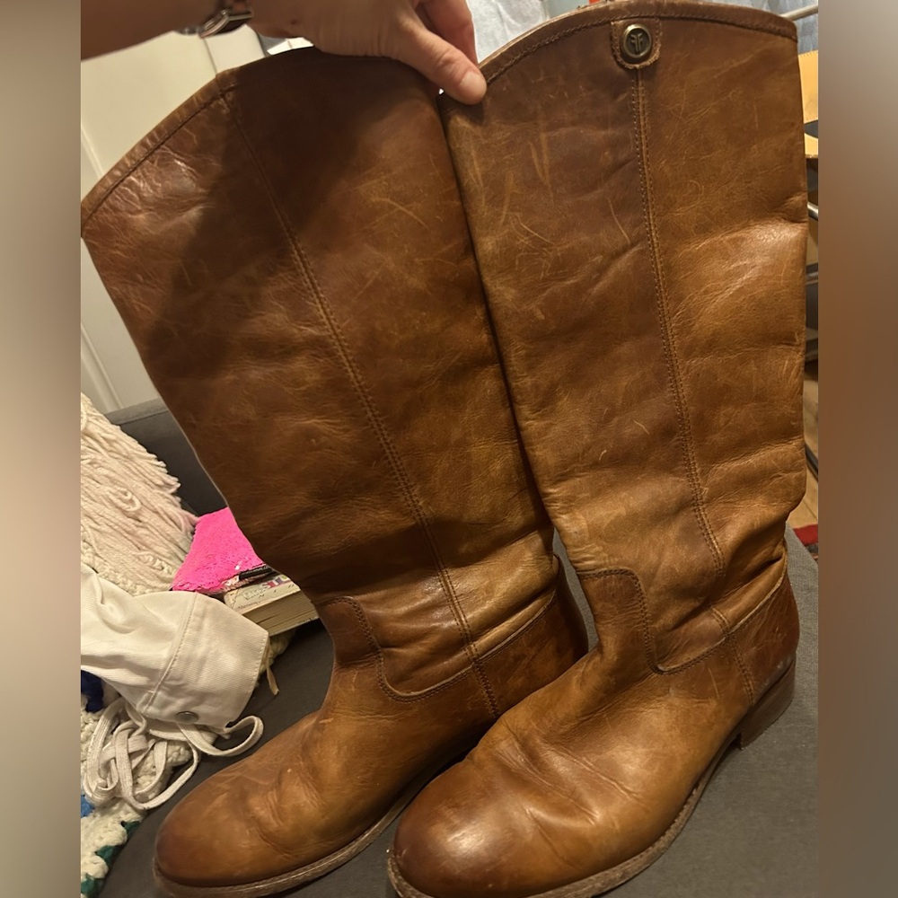 FRYE Size 8 women’s Campus 14L, Brown boots. Perfect with skirts and knee highs.